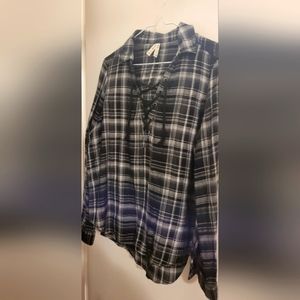 MUDD .Size S Lightweight Pullover Lace Detail Flannel